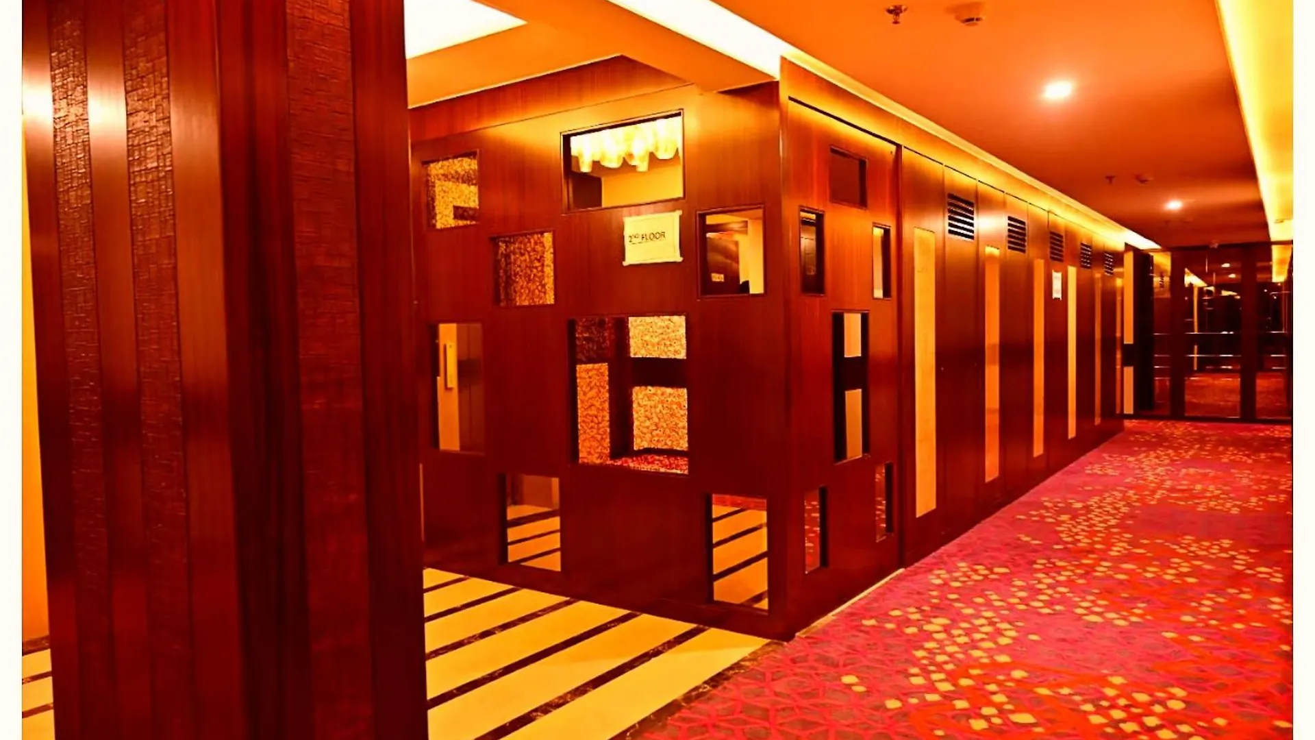 Hotel K K - Residency Premum Near Shree Kashi Vishwanath Temple - A Top Four Star Hotel In Varanasi 4*,  India