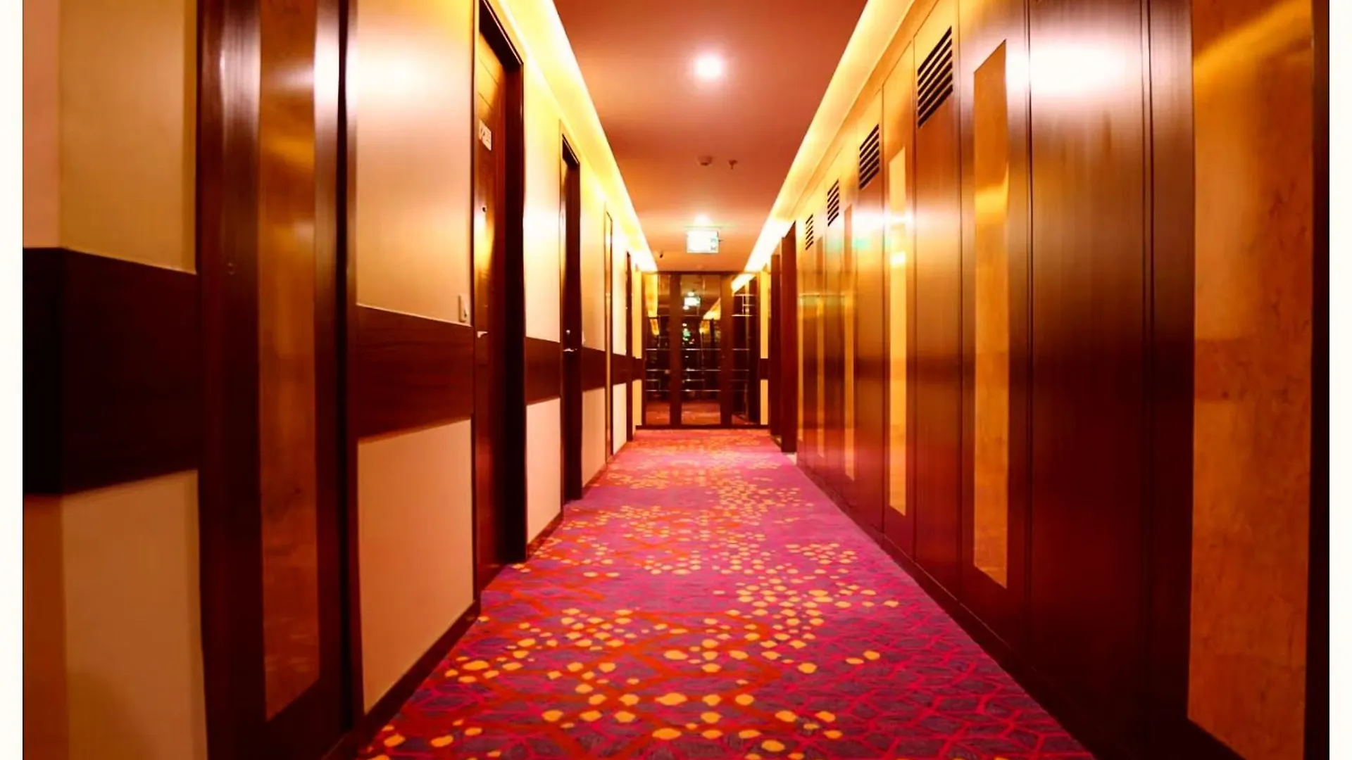 Hotel K K - Residency Premum Near Shree Kashi Vishwanath Temple - A Top Four Star Hotel In Varanasi India
